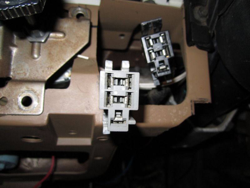 rear window switch replacement / upgrade! 8791 Bronco Forum Full